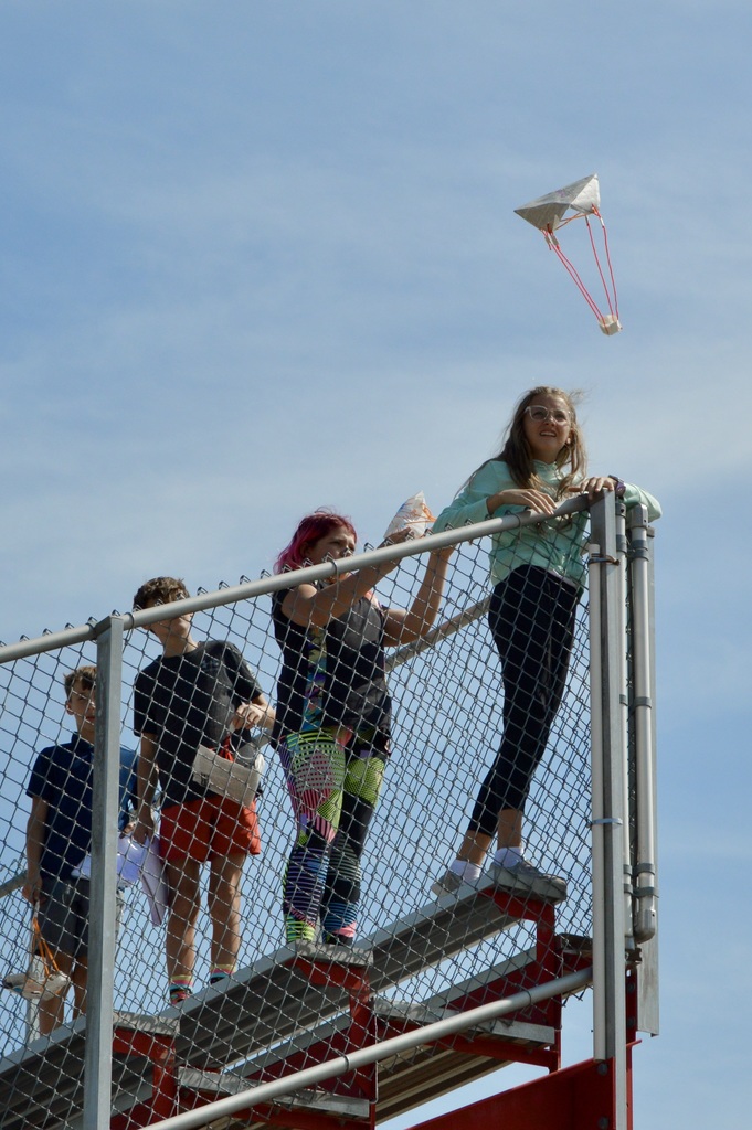 STEM students dropping parachutes